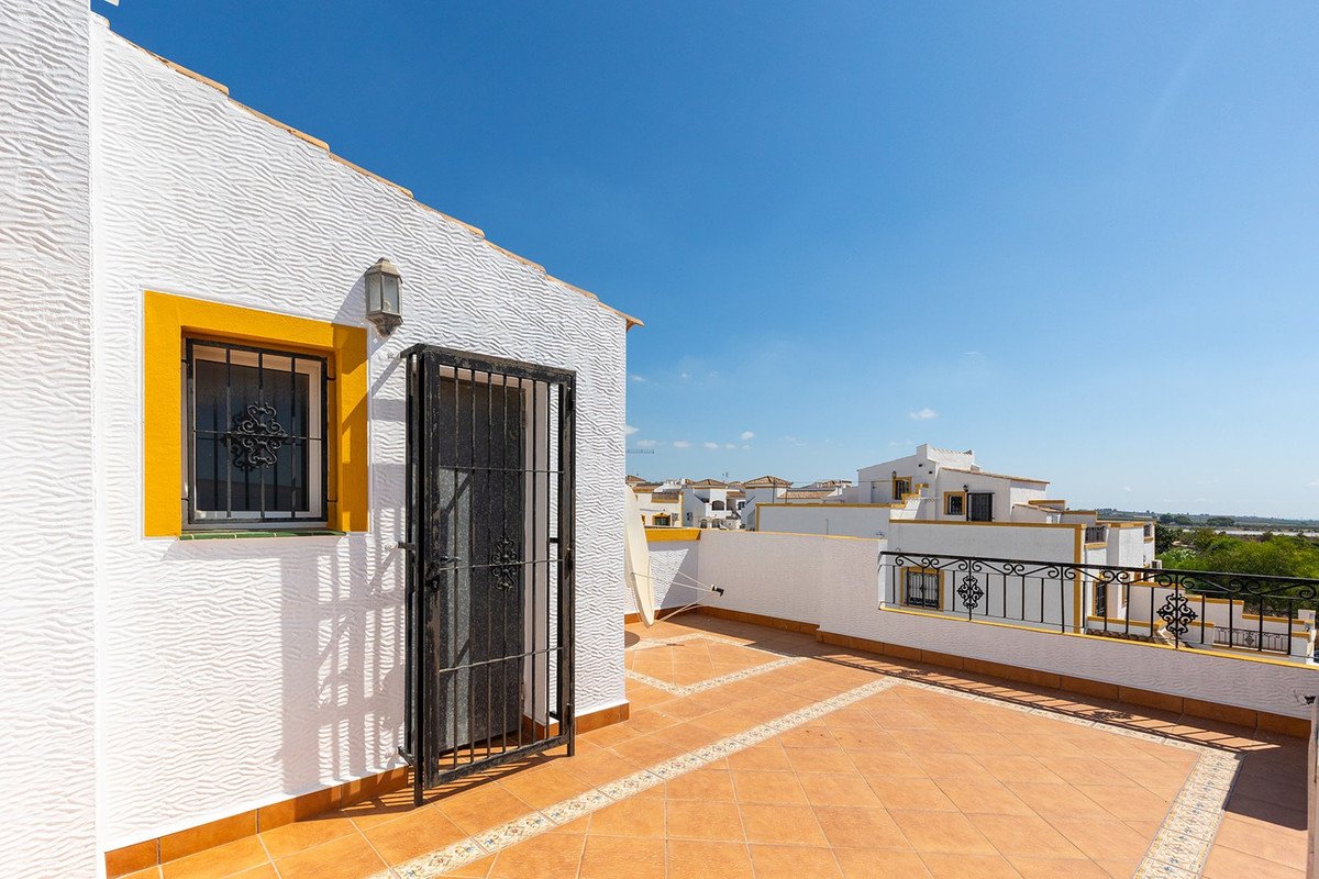 3 Bed Detached Villa in Vista Bella Golf