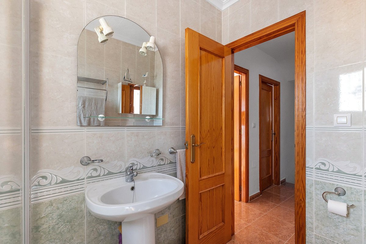 3 Bed Detached Villa in Vista Bella Golf
