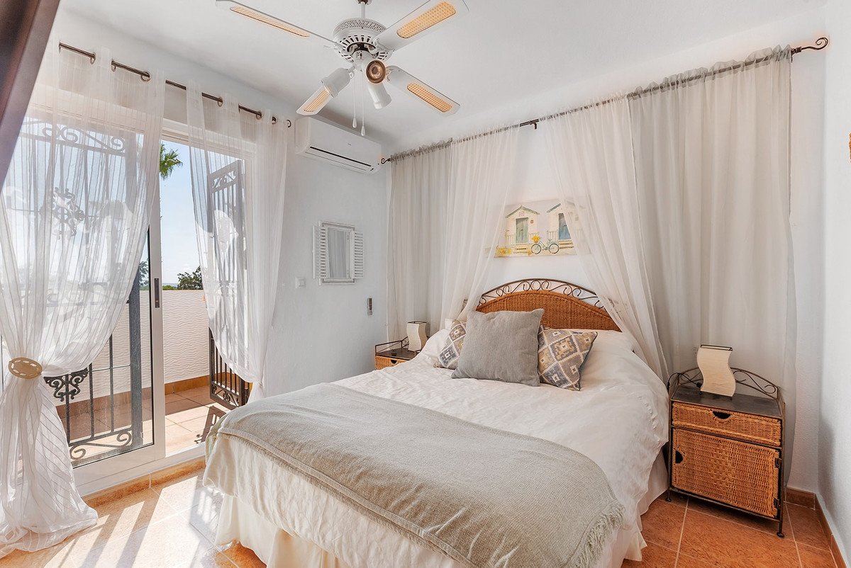 3 Bed Detached Villa in Vista Bella Golf