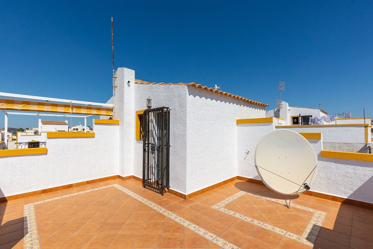 3 Bed Detached Villa in Vista Bella Golf