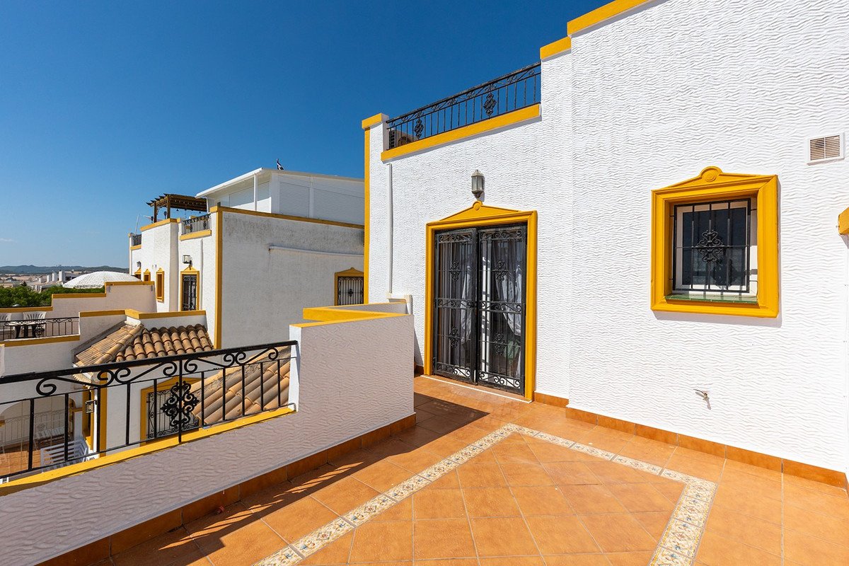 3 Bed Detached Villa in Vista Bella Golf