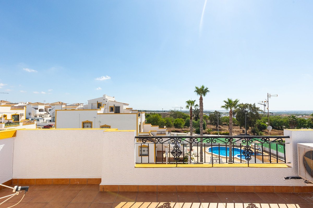 3 Bed Detached Villa in Vista Bella Golf