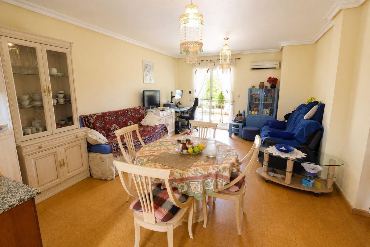2 Bed Ground Floor Apartment in Lomas de Cabo Roig