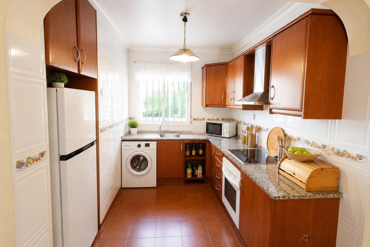 2 Bed Ground Floor Apartment in Lomas de Cabo Roig