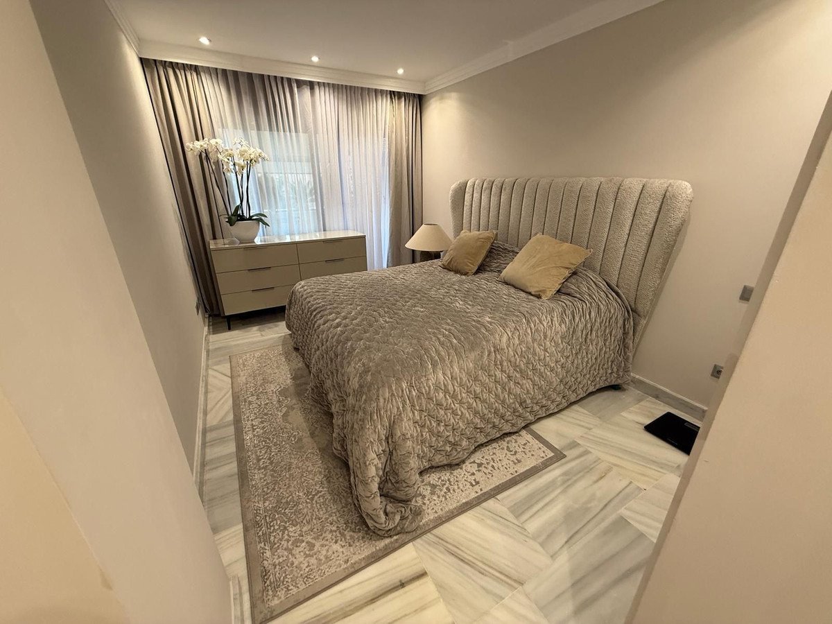 1 Bed Middle Floor Apartment in Selwo