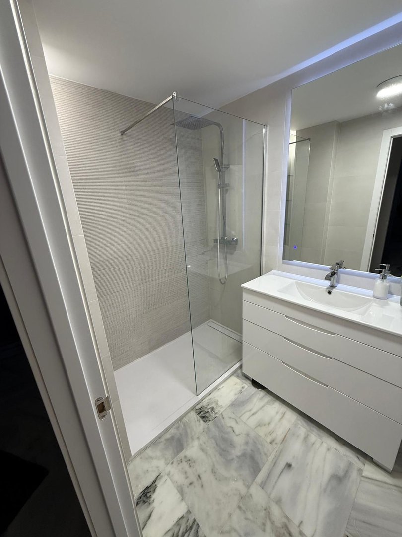 1 Bed Middle Floor Apartment in Selwo
