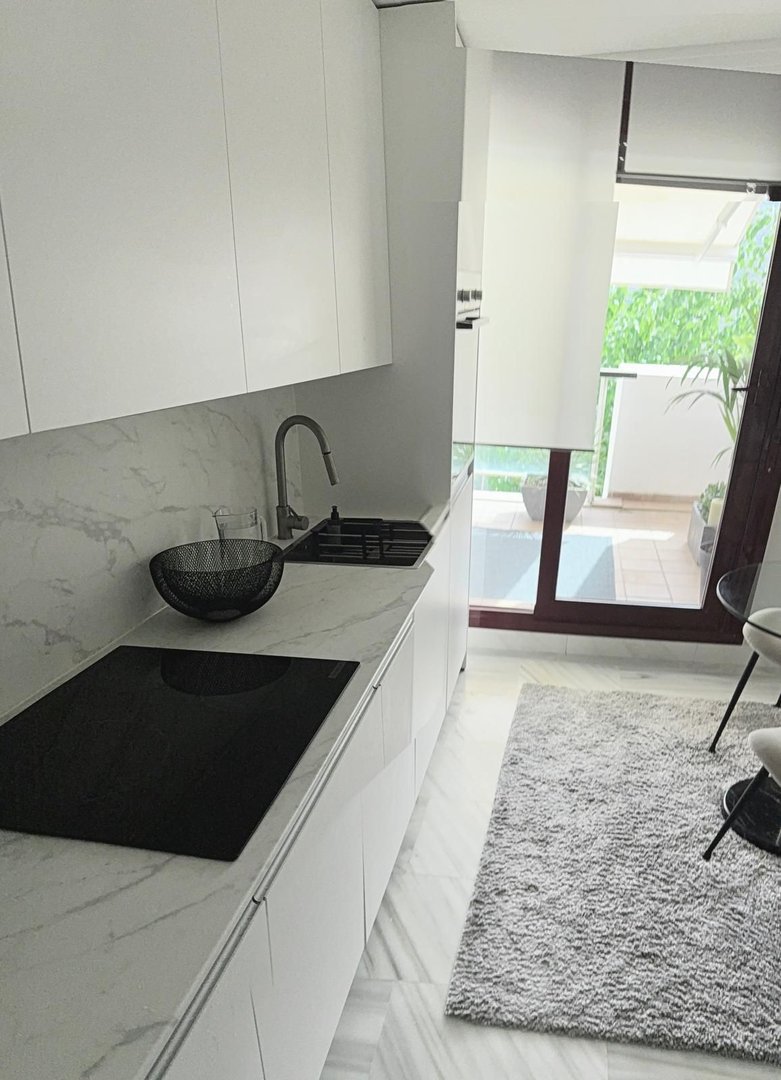 1 Bed Middle Floor Apartment in Selwo