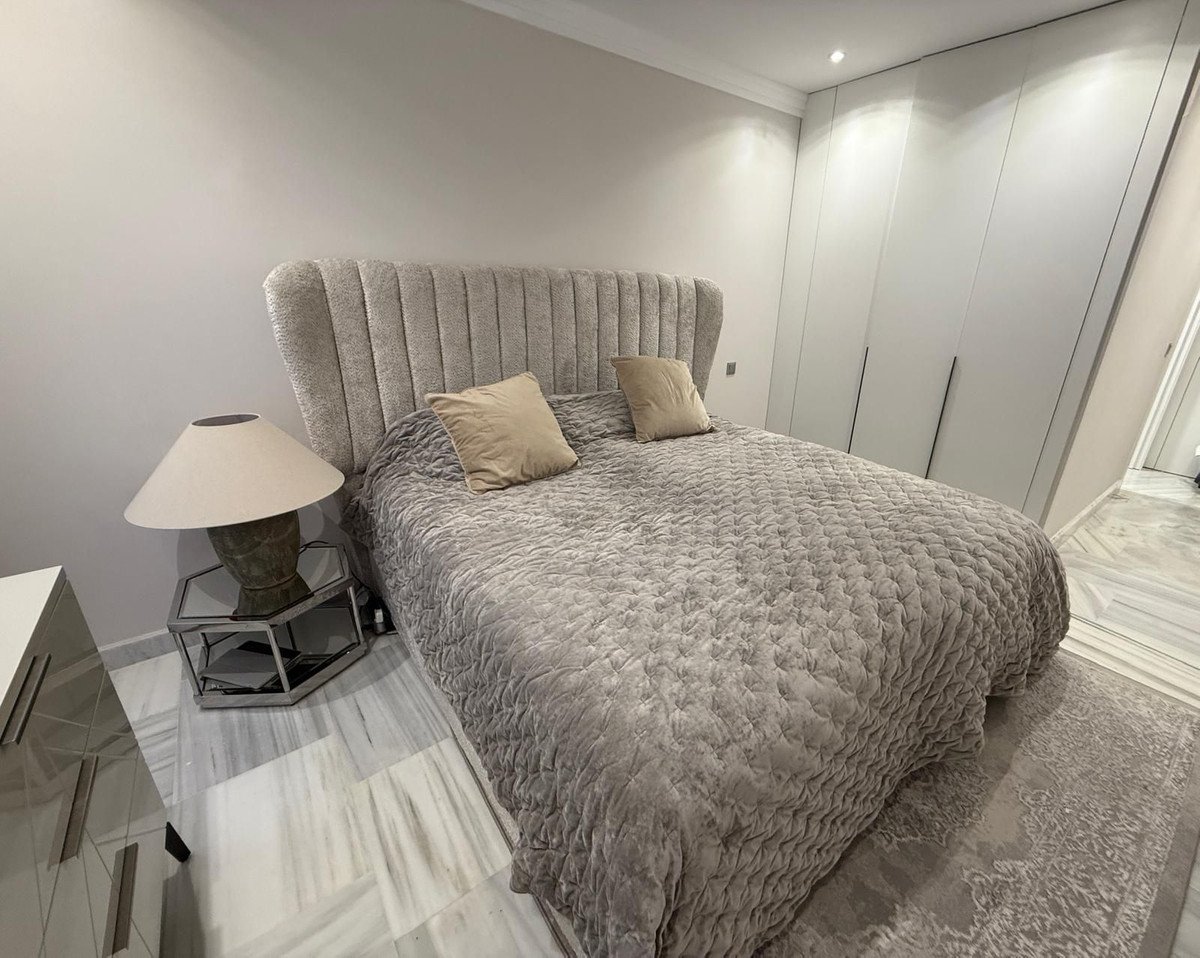 1 Bed Middle Floor Apartment in Selwo