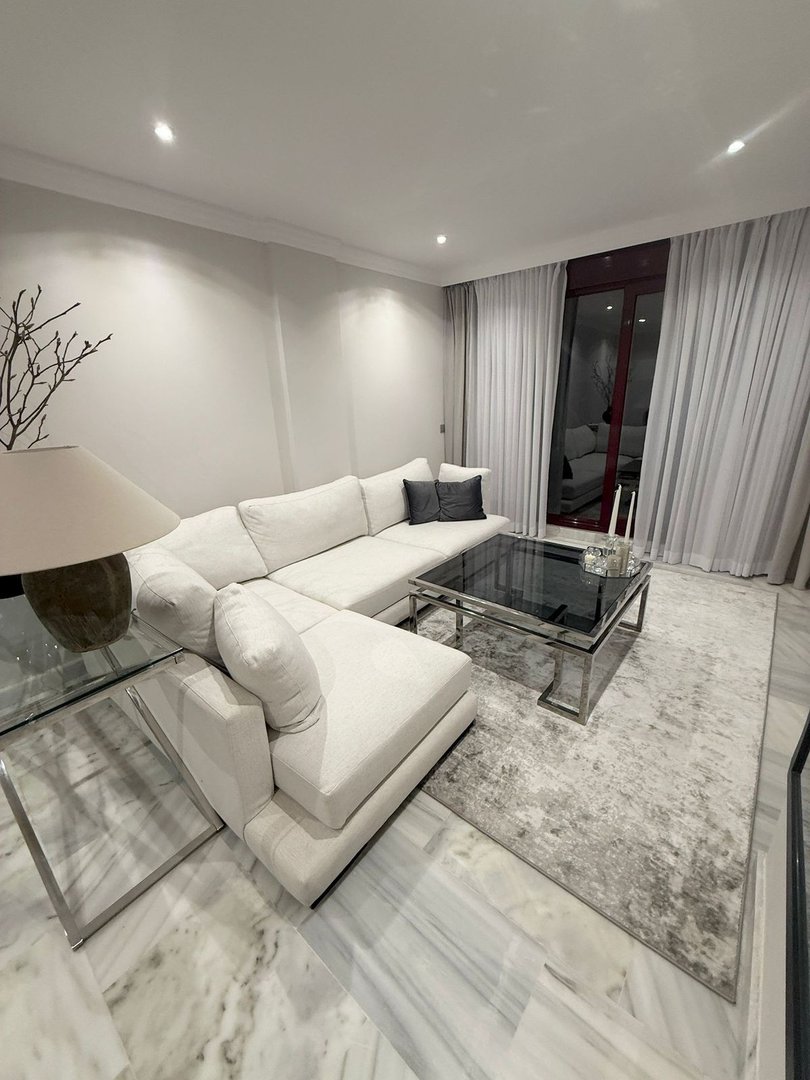 1 Bed Middle Floor Apartment in Selwo
