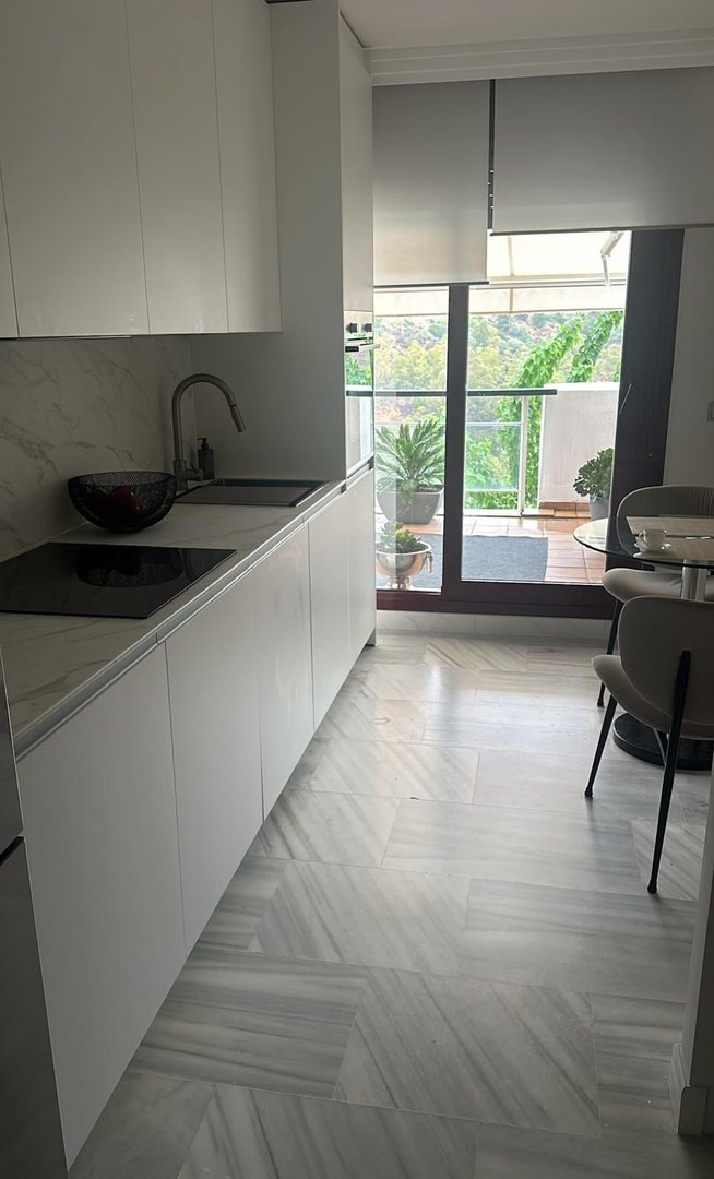 1 Bed Middle Floor Apartment in Selwo