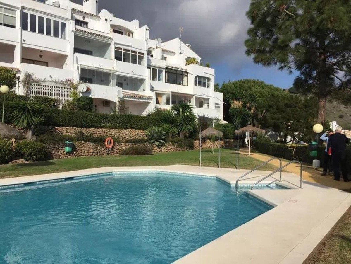 2 Bed Ground Floor Apartment in Calahonda