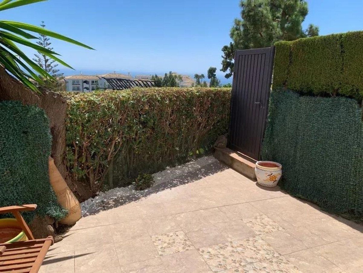 2 Bed Ground Floor Apartment in Calahonda