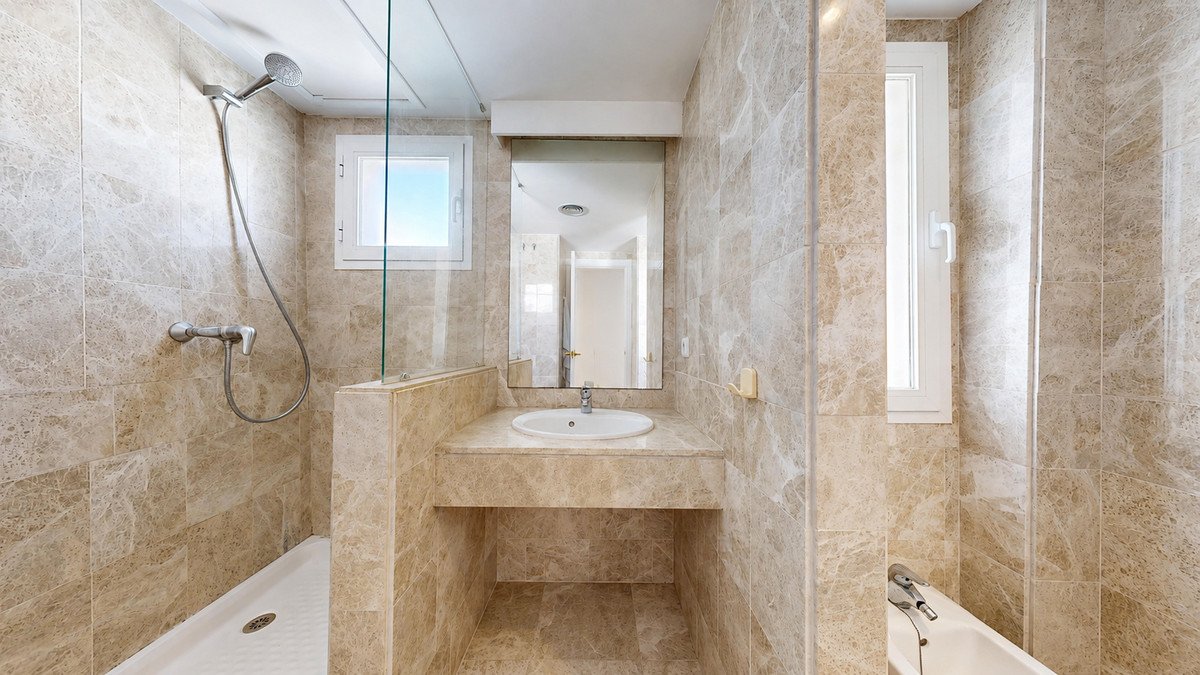 3 Bed Penthouse Duplex in Nueva Andalucía