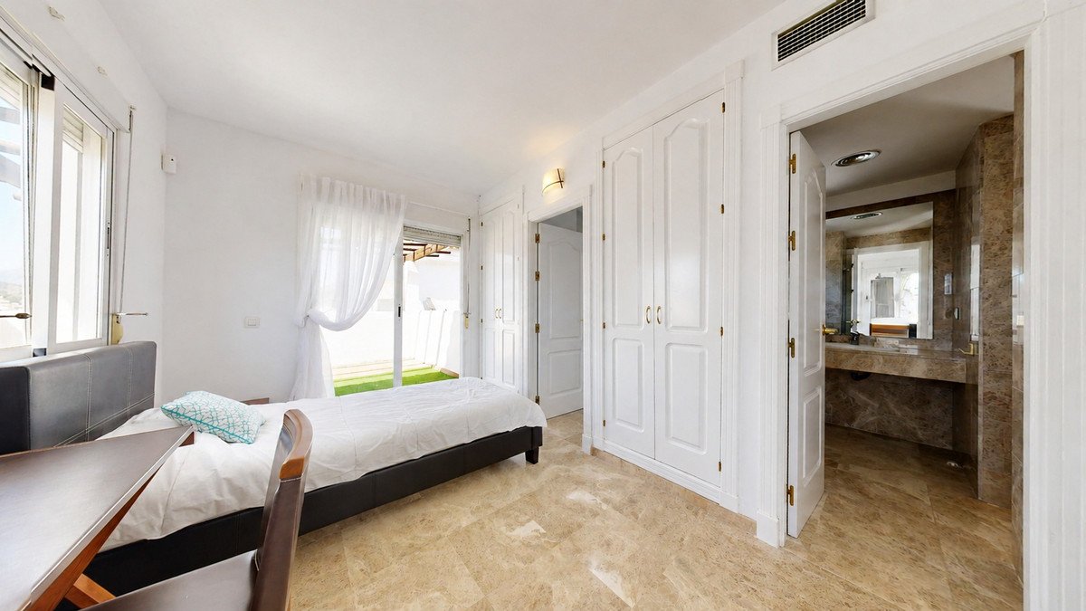 3 Bed Penthouse Duplex in Nueva Andalucía