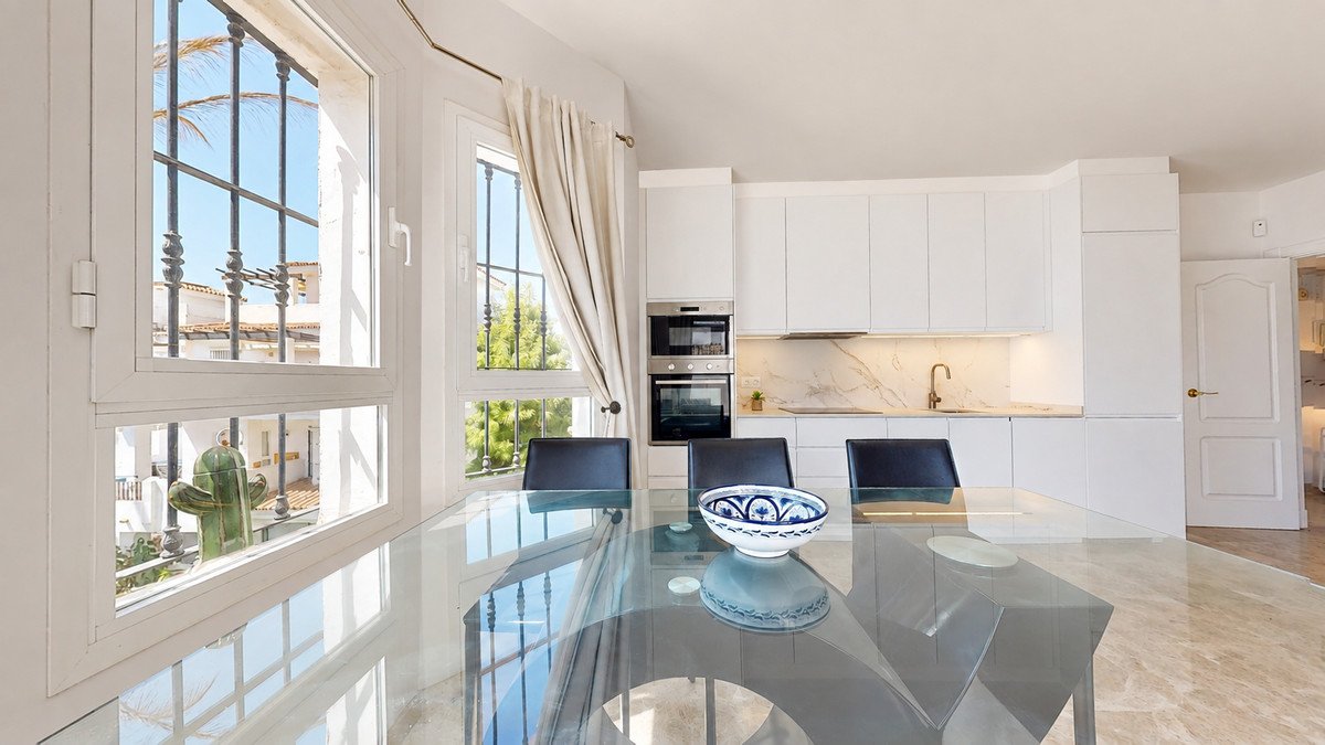 3 Bed Penthouse Duplex in Nueva Andalucía