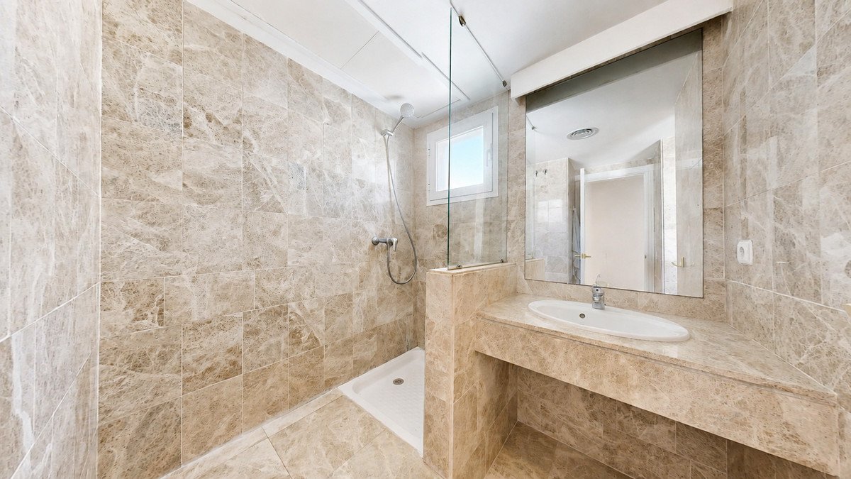 3 Bed Penthouse Duplex in Nueva Andalucía
