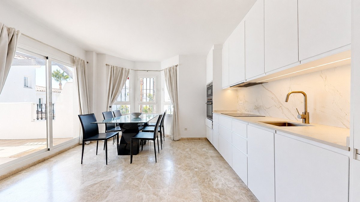 3 Bed Penthouse Duplex in Nueva Andalucía