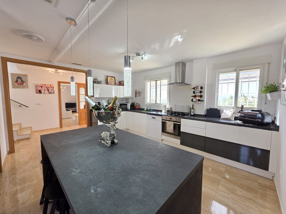 3 Bed Detached Villa in Lel