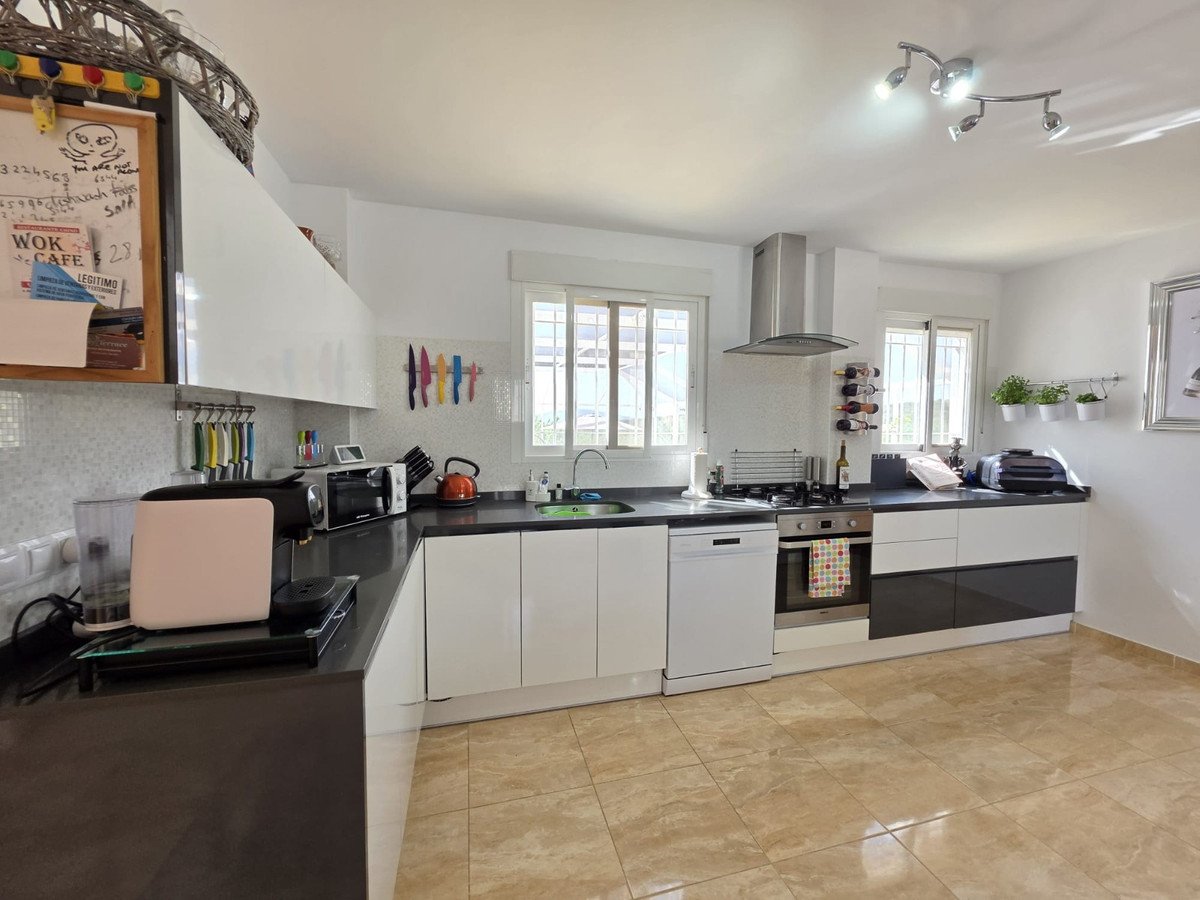 3 Bed Detached Villa in Lel