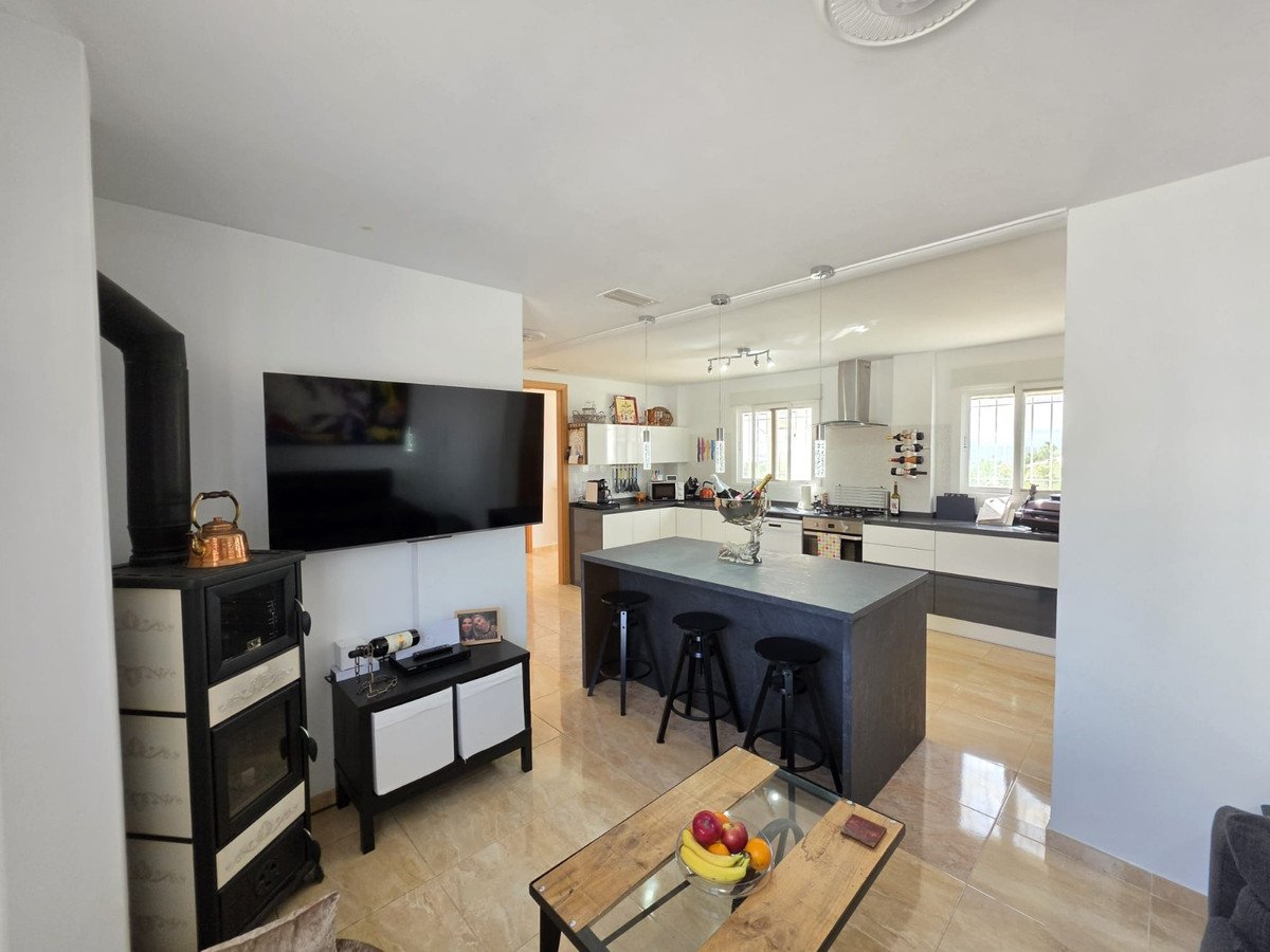 3 Bed Detached Villa in Lel