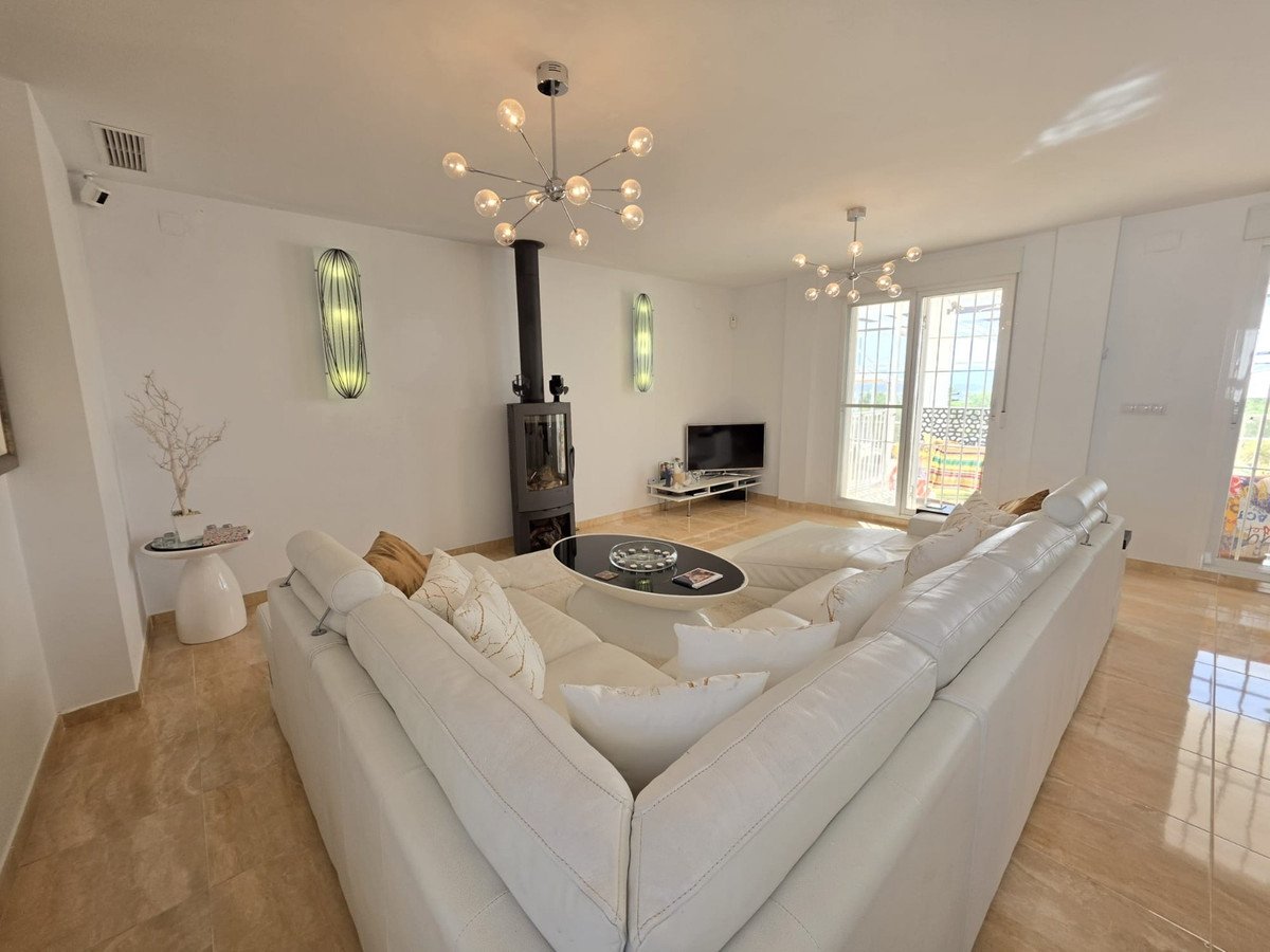 3 Bed Detached Villa in Lel