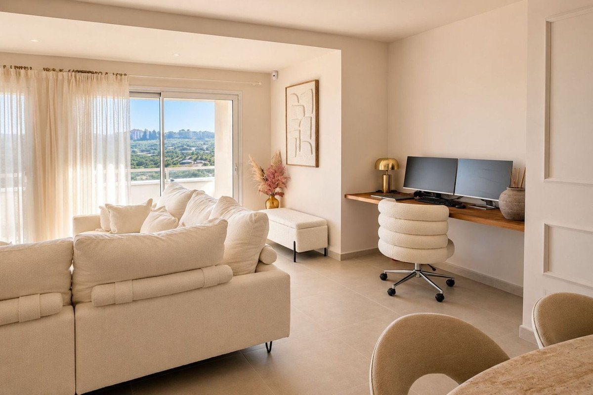3 Bed Middle Floor Apartment in Cancelada