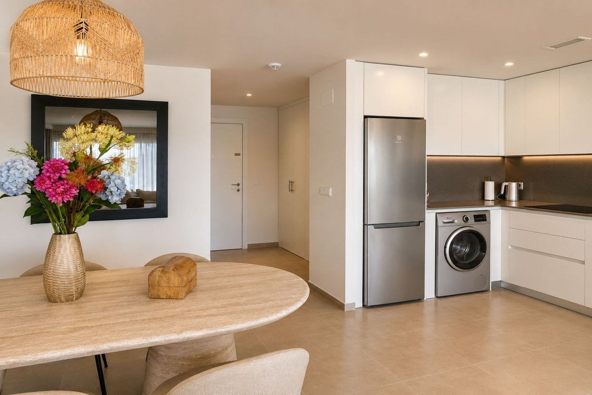 3 Bed Middle Floor Apartment in Cancelada