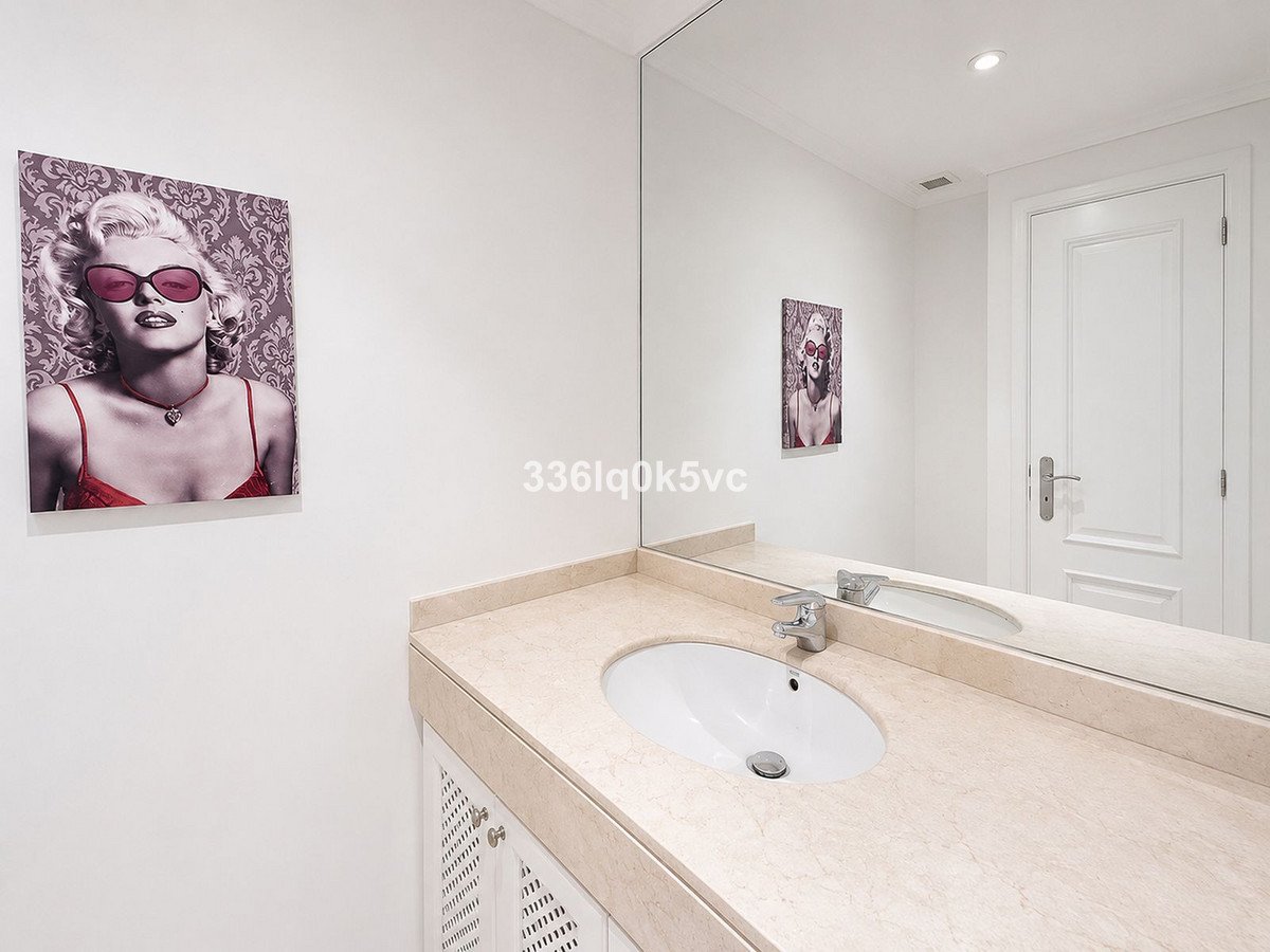 2 Bed Middle Floor Apartment in Benahavís