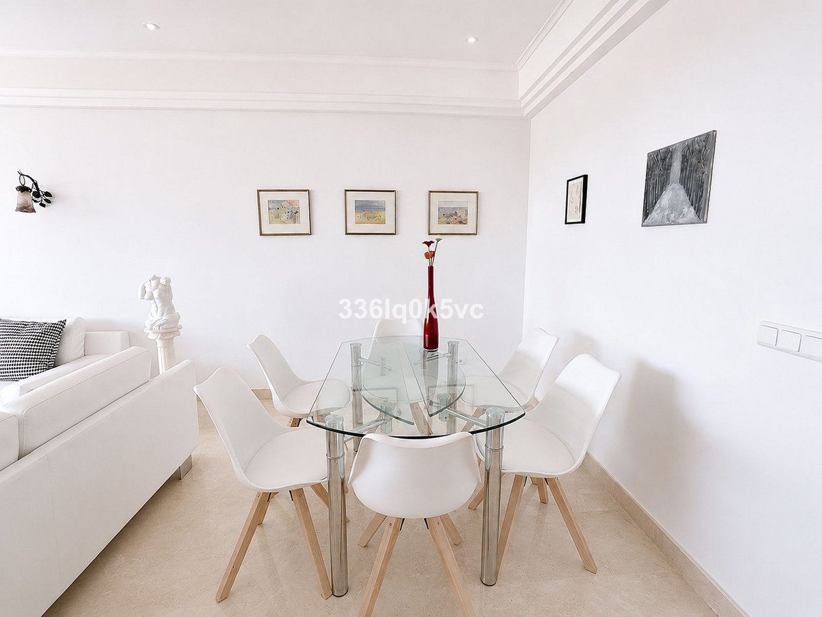 2 Bed Middle Floor Apartment in Benahavís