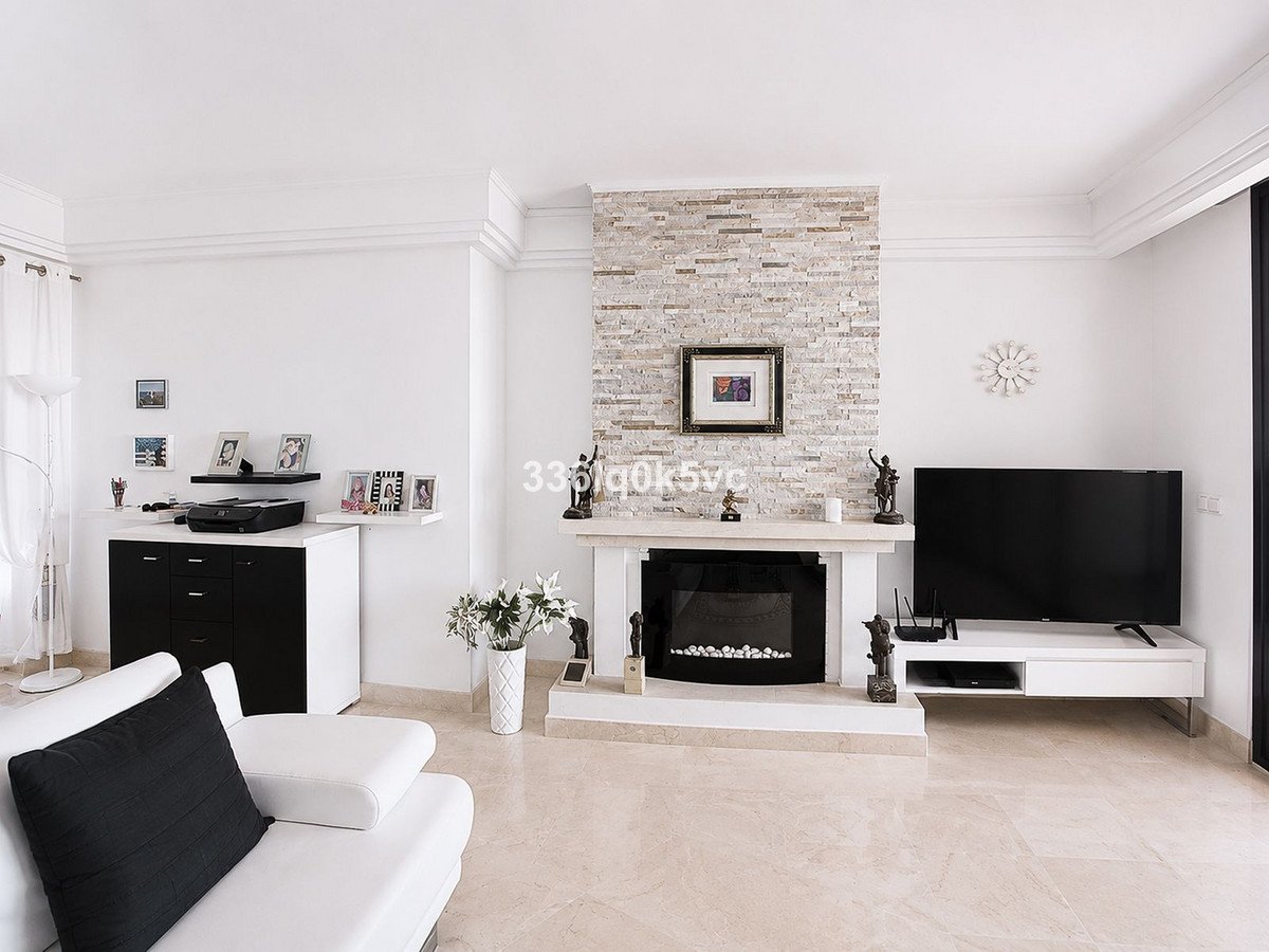 2 Bed Middle Floor Apartment in Benahavís