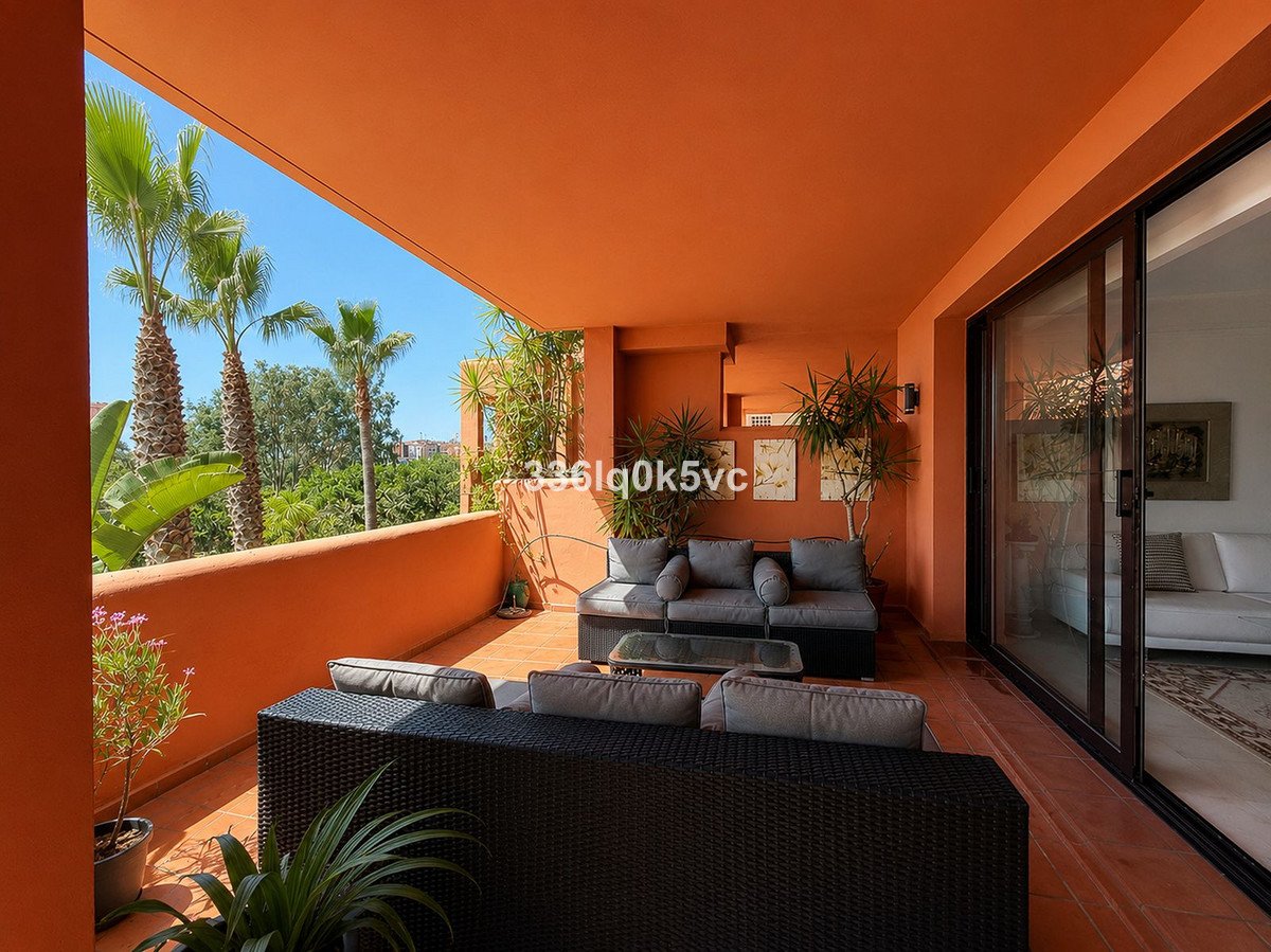 2 Bed Middle Floor Apartment in Benahavís
