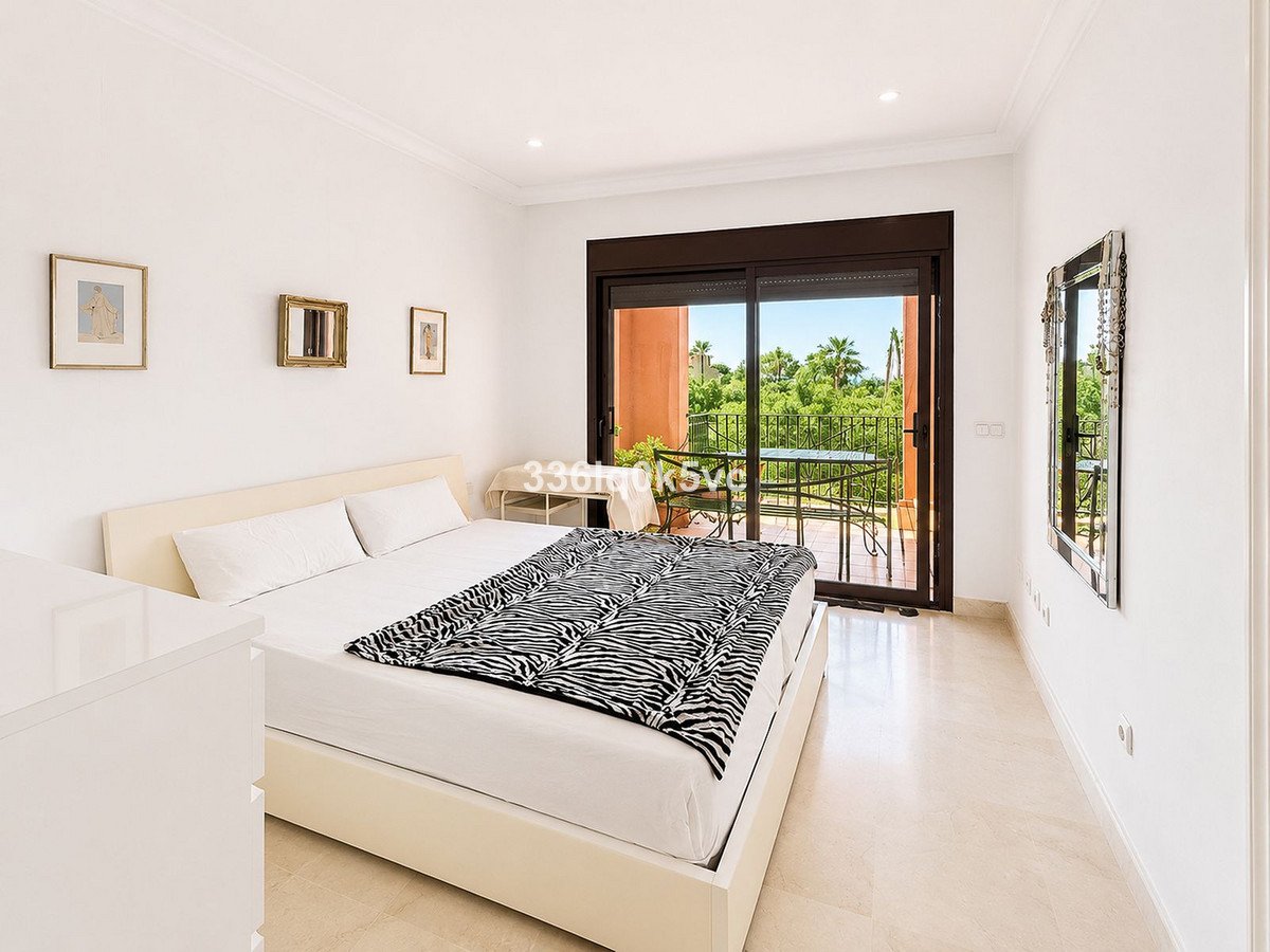 2 Bed Middle Floor Apartment in Benahavís
