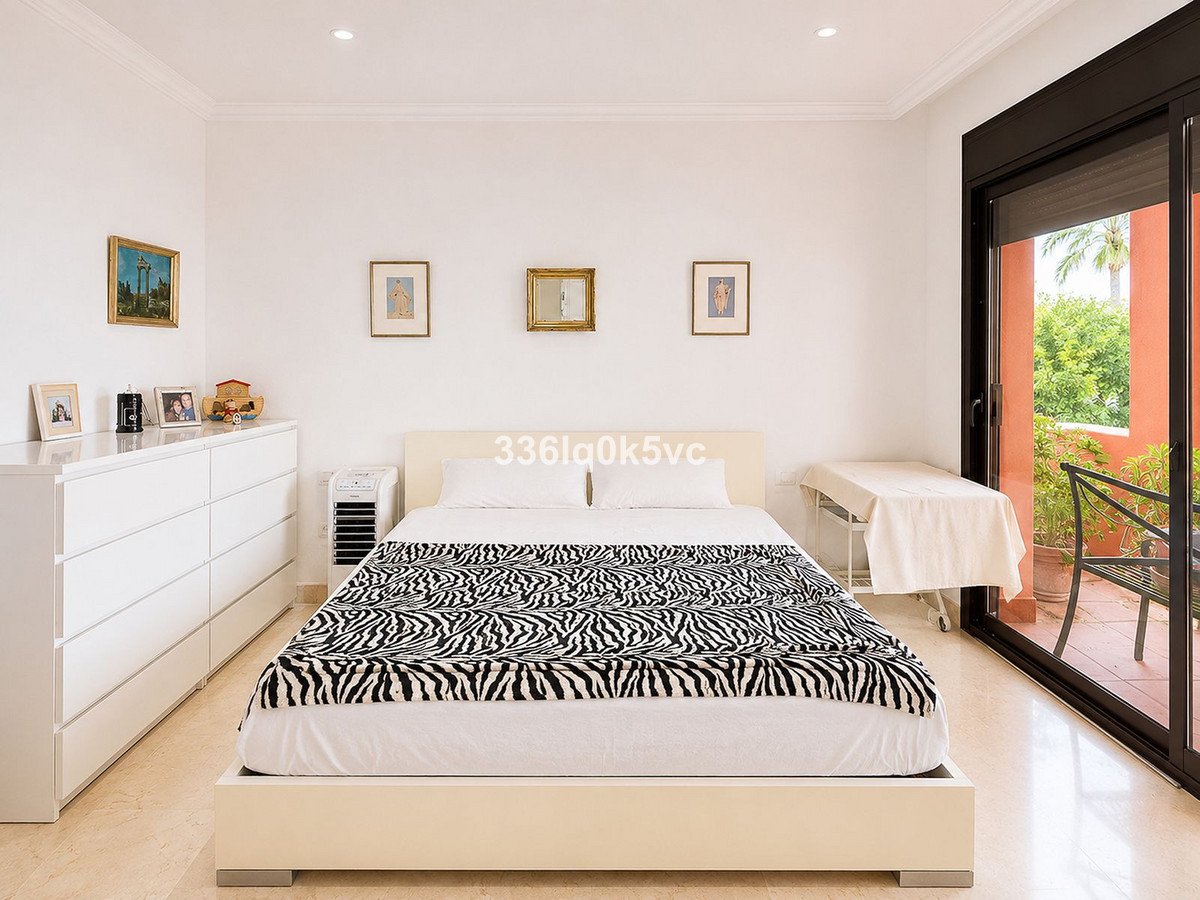 2 Bed Middle Floor Apartment in Benahavís