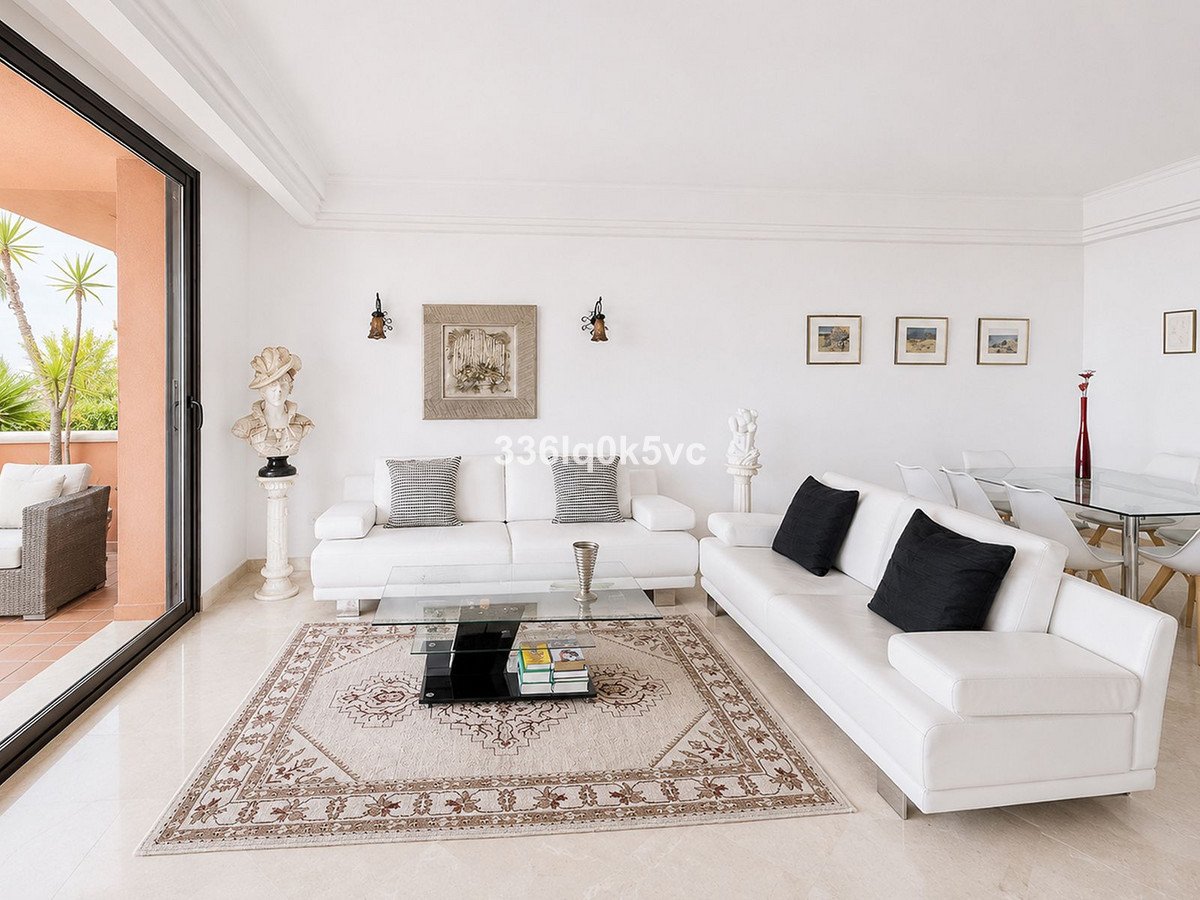2 Bed Middle Floor Apartment in Benahavís