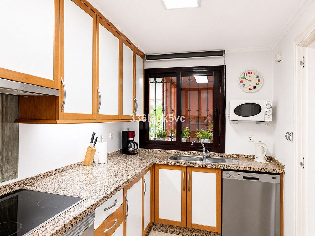 2 Bed Middle Floor Apartment in Benahavís