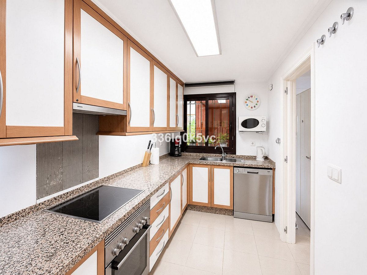2 Bed Middle Floor Apartment in Benahavís