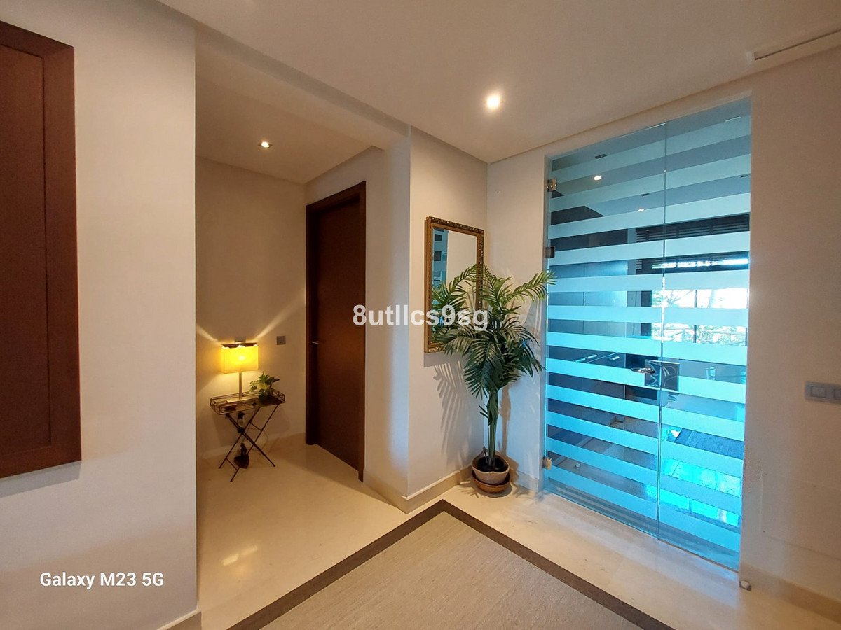 2 Bed Ground Floor Apartment in Benahavís