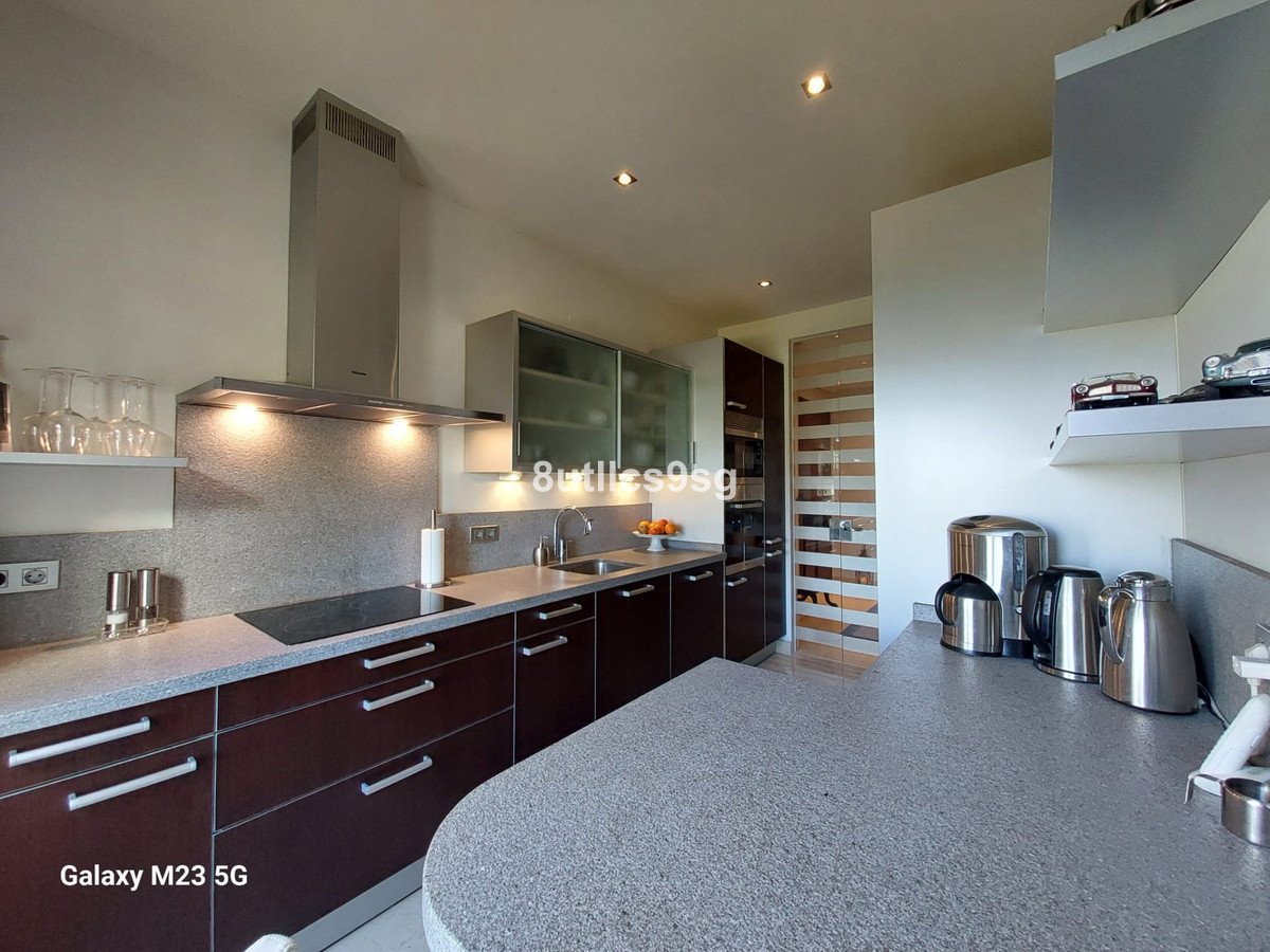 2 Bed Ground Floor Apartment in Benahavís