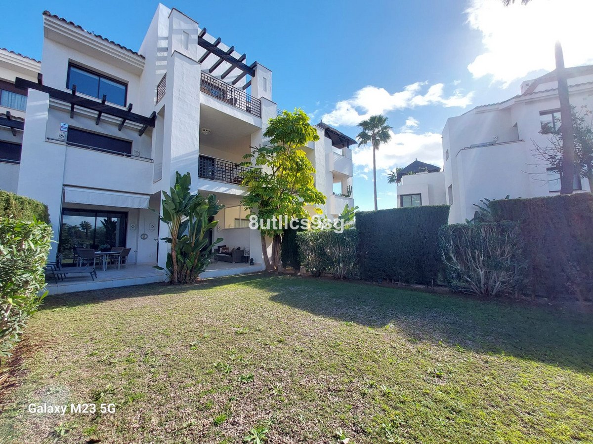 2 Bed Ground Floor Apartment in Benahavís