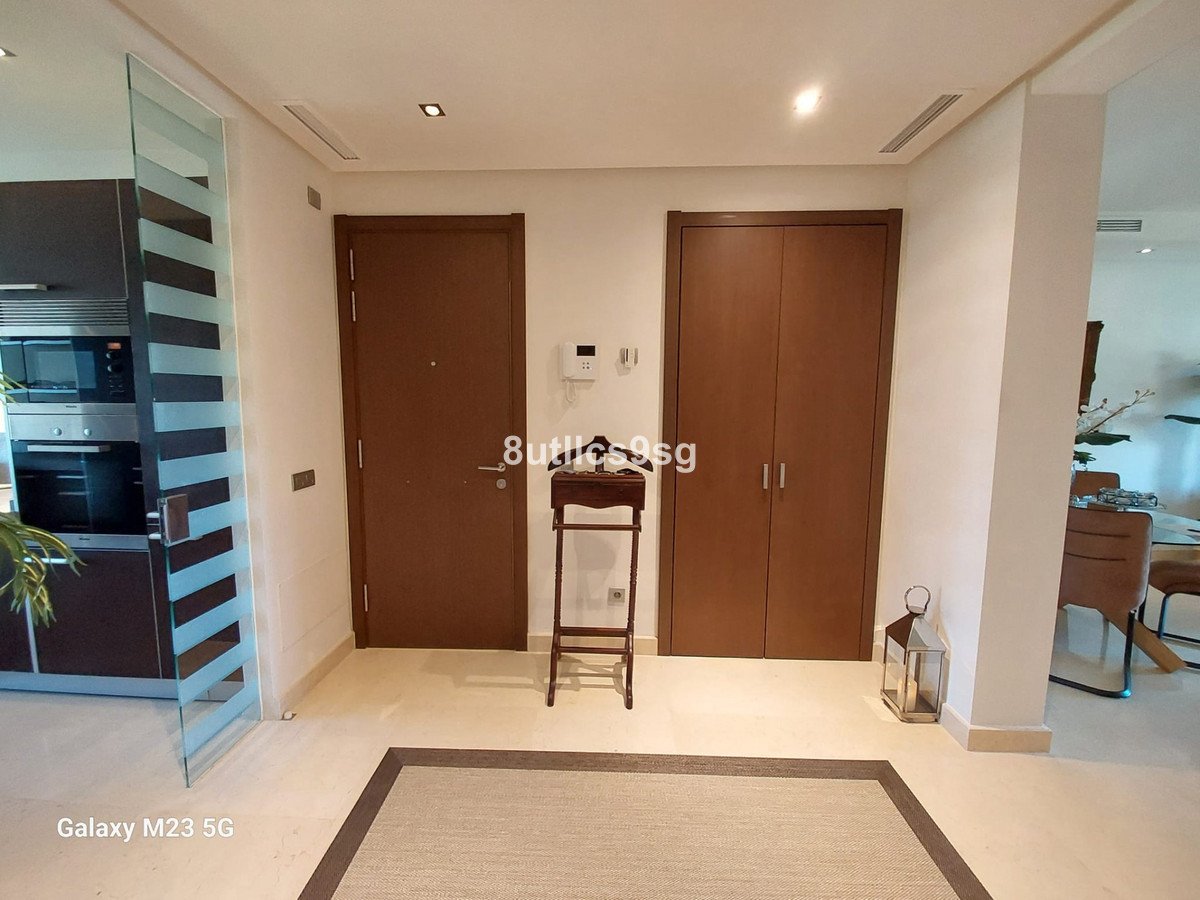 2 Bed Ground Floor Apartment in Benahavís