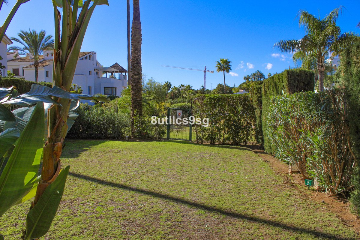 2 Bed Ground Floor Apartment in Benahavís