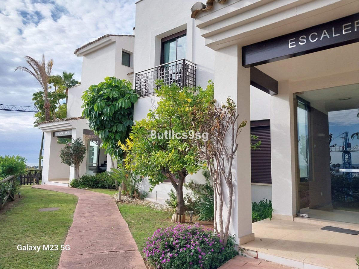 2 Bed Ground Floor Apartment in Benahavís