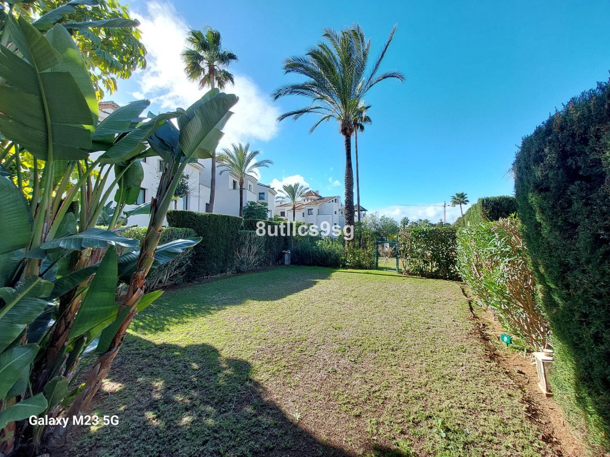 2 Bed Ground Floor Apartment in Benahavís