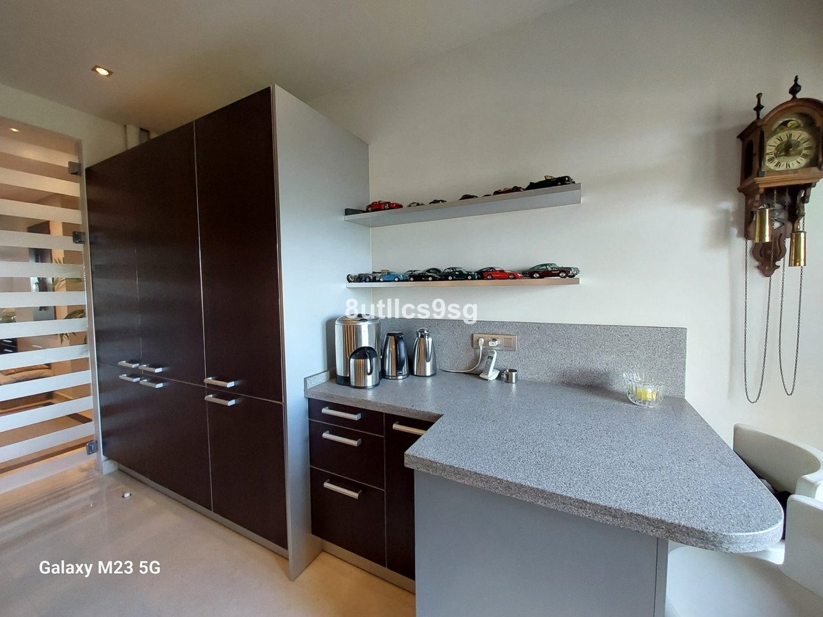 2 Bed Ground Floor Apartment in Benahavís