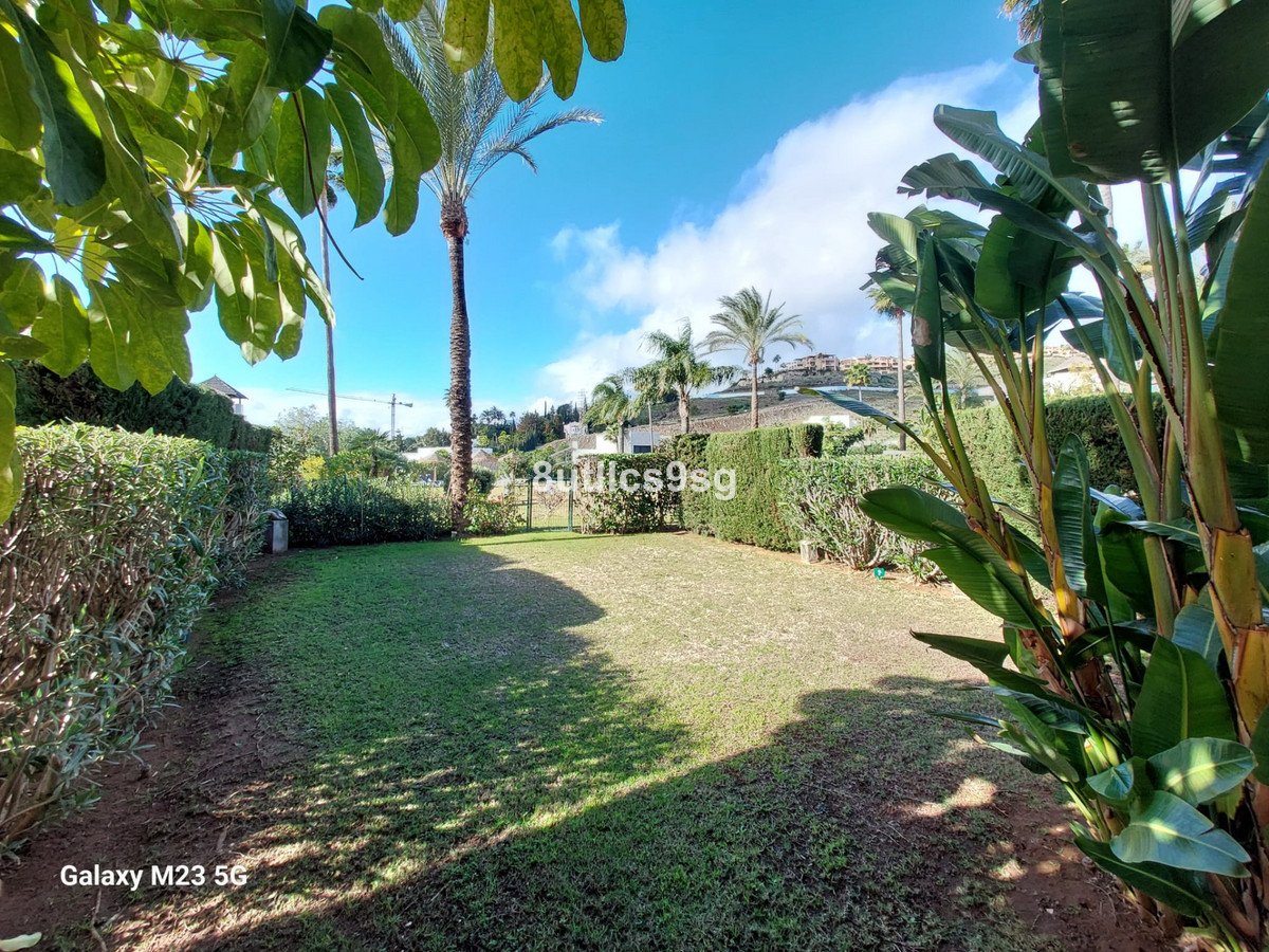2 Bed Ground Floor Apartment in Benahavís