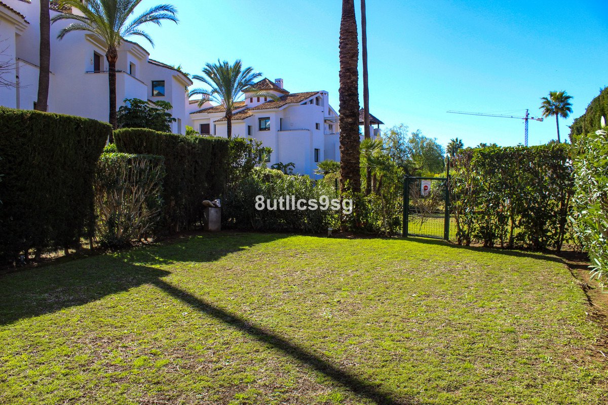 2 Bed Ground Floor Apartment in Benahavís