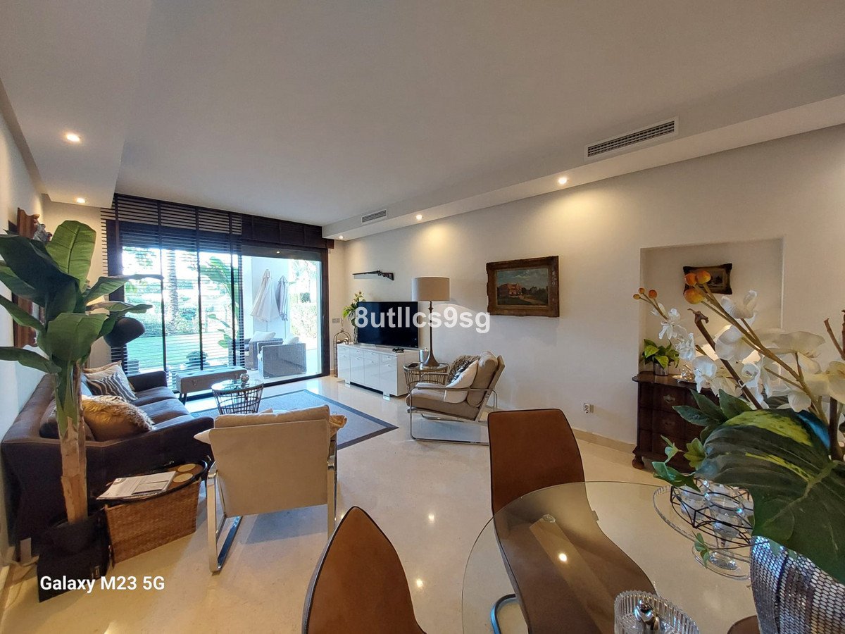 2 Bed Ground Floor Apartment in Benahavís