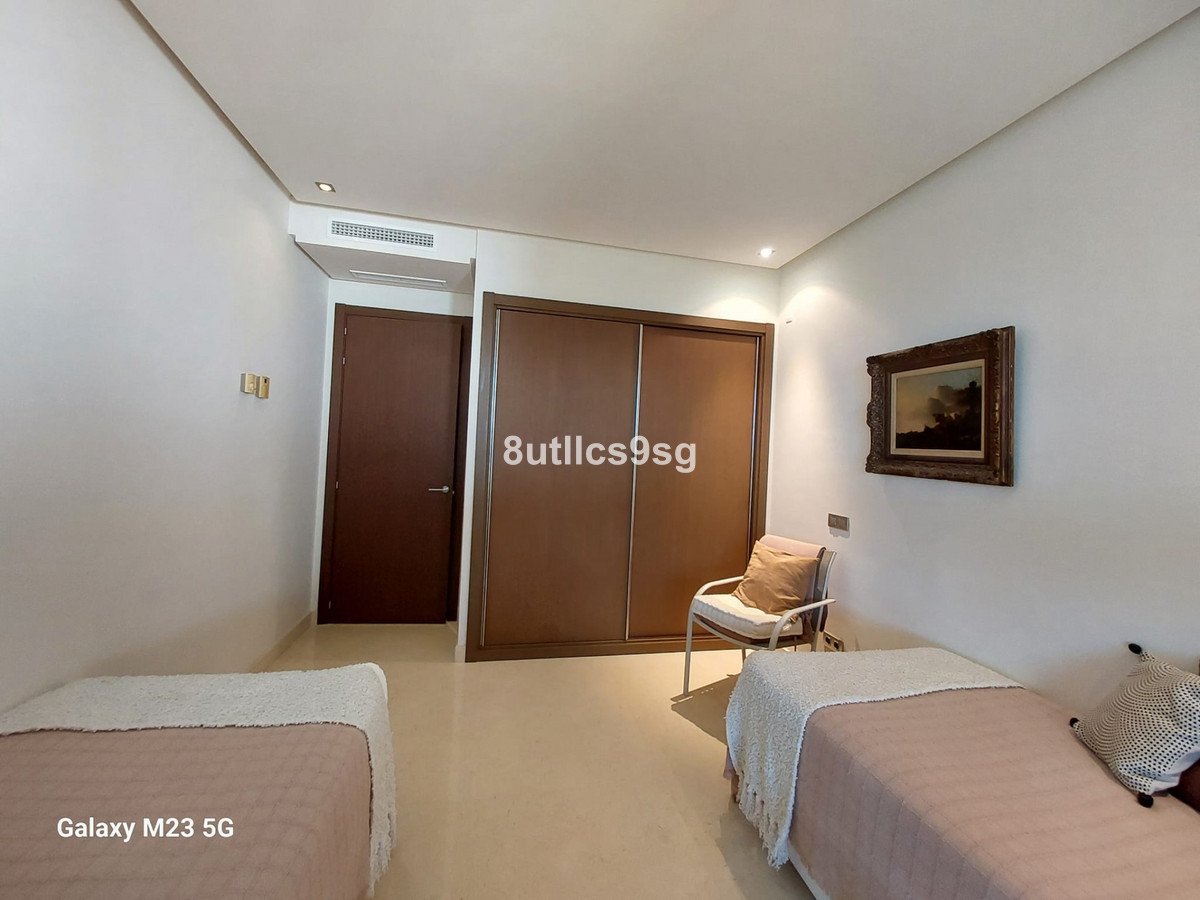 2 Bed Ground Floor Apartment in Benahavís