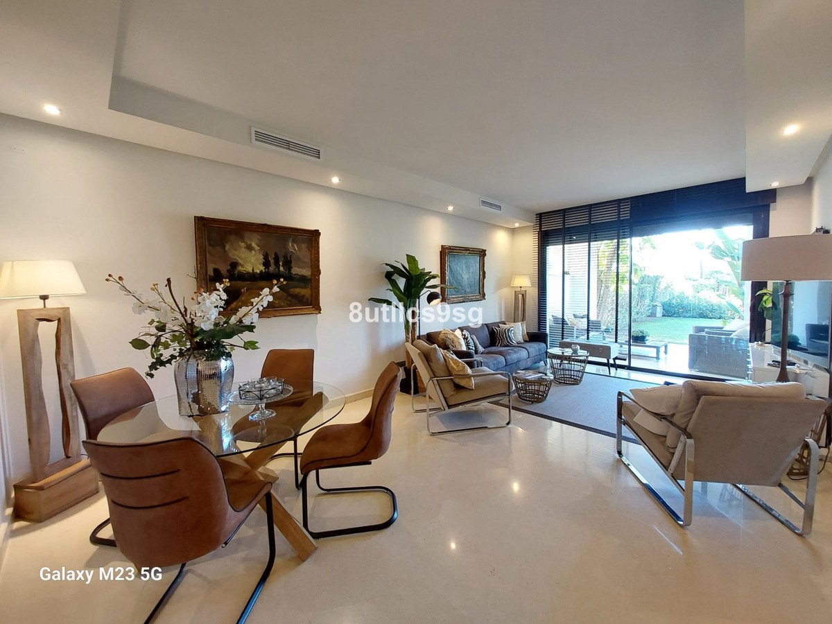 2 Bed Ground Floor Apartment in Benahavís