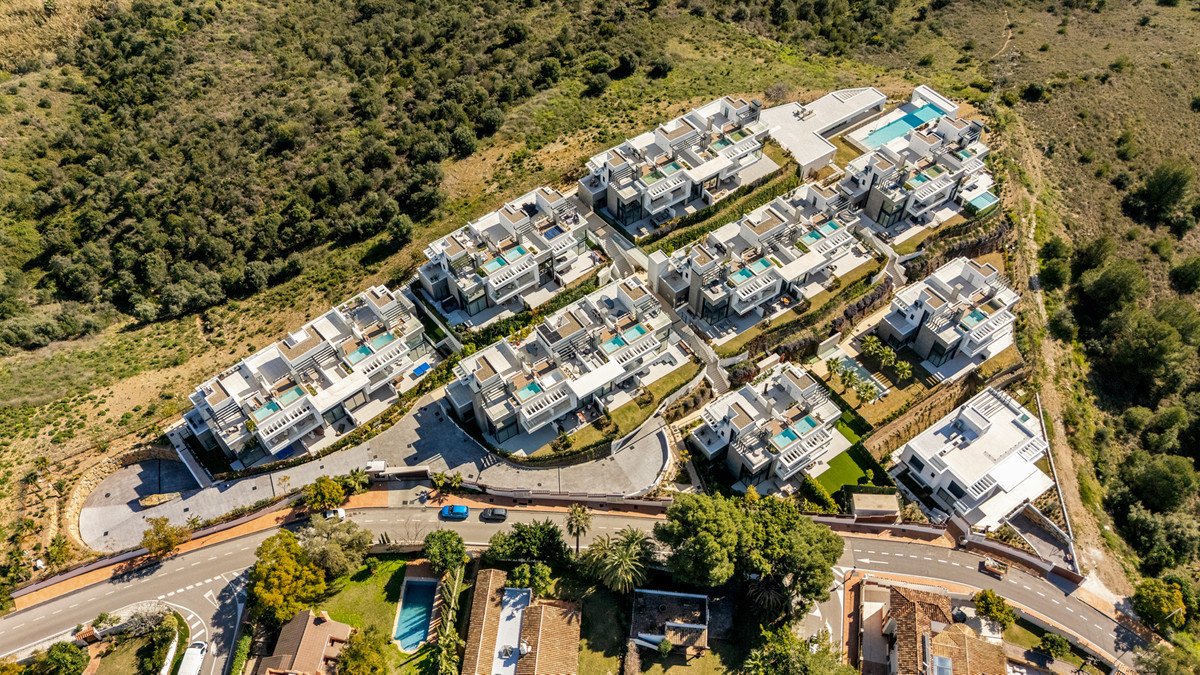 5 Bed Semi-Detached House in Río Real